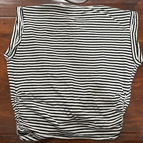 Frame rolled knot tee - Picture 8 of 11